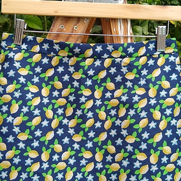 J.Crew Ruffle Pencil Skirt Lined Navy w/Lemons 6 - Picture 5 of 8